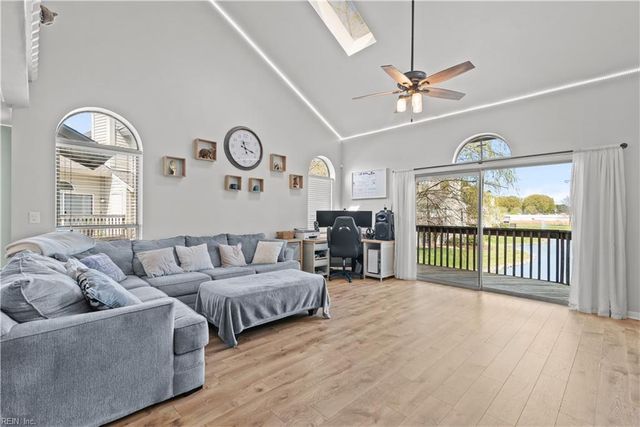 501 E Lake CIR, Chesapeake, VA 23322