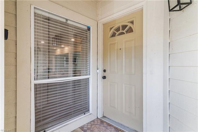 501 E Lake CIR, Chesapeake, VA 23322