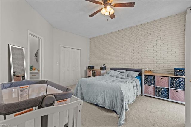 501 E Lake CIR, Chesapeake, VA 23322