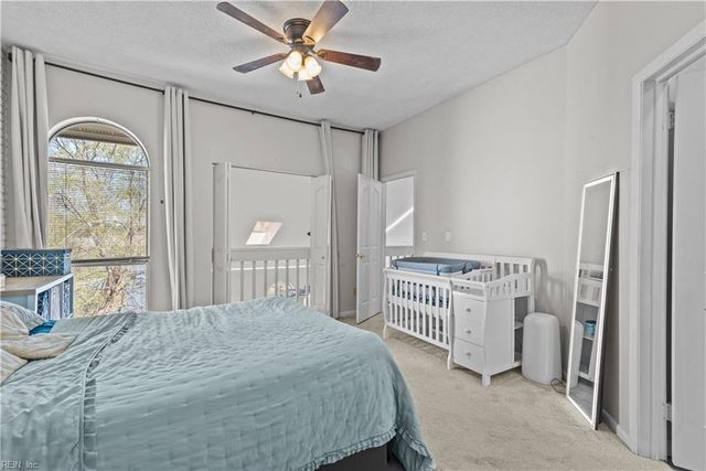 501 E Lake CIR, Chesapeake, VA 23322