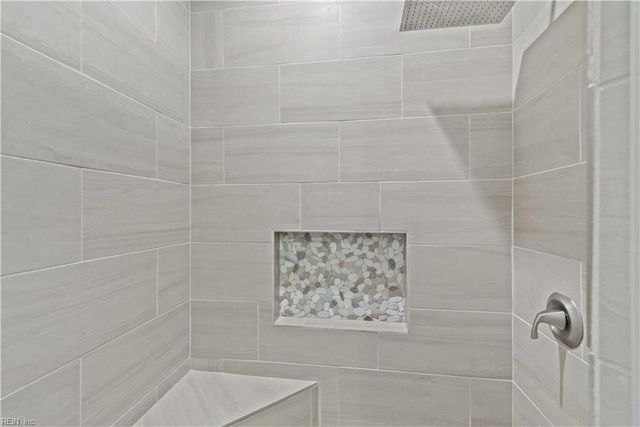 501 E Lake CIR, Chesapeake, VA 23322