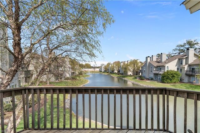 501 E Lake CIR, Chesapeake, VA 23322