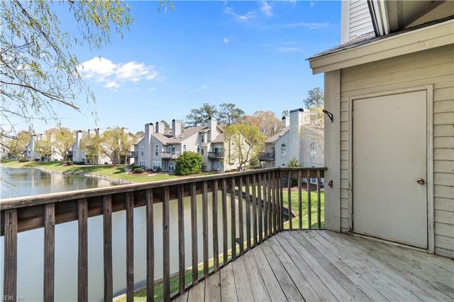 501 E Lake CIR, Chesapeake, VA 23322