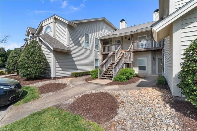 501 E Lake CIR, Chesapeake, VA 23322