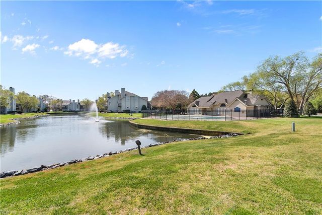 501 E Lake CIR, Chesapeake, VA 23322