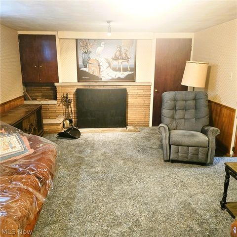 8201 Manorford Drive, Parma, OH 44129