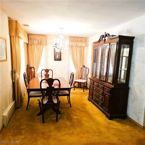8201 Manorford Drive, Parma, OH 44129