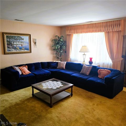 8201 Manorford Drive, Parma, OH 44129