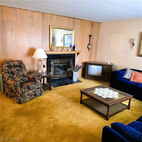 8201 Manorford Drive, Parma, OH 44129
