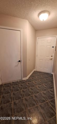 11185 RIDGETOP Lane, Jacksonville, FL 32225
