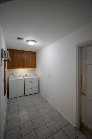 308 Sea Gate Dr, Portland, TX 78374
