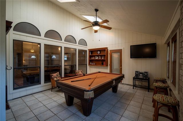 308 Sea Gate Dr, Portland, TX 78374