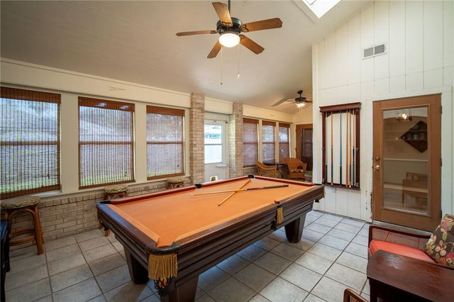 308 Sea Gate Dr, Portland, TX 78374