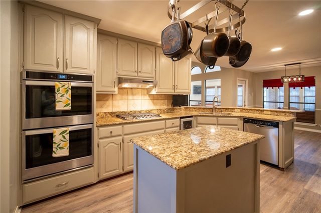 308 Sea Gate Dr, Portland, TX 78374