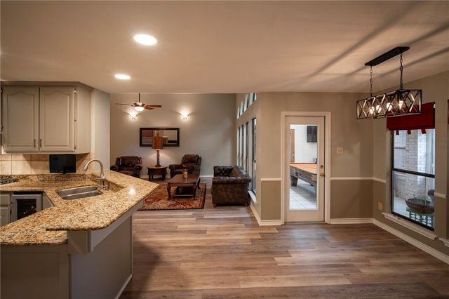 308 Sea Gate Dr, Portland, TX 78374