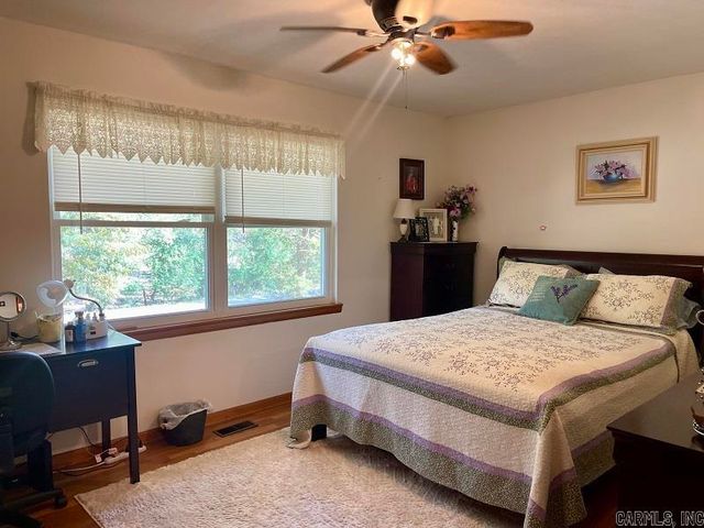 78 Cherokee Road, Cherokee Village, AR 72529