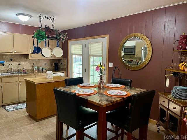 78 Cherokee Road, Cherokee Village, AR 72529