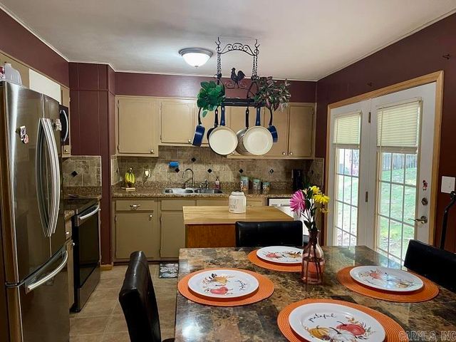 78 Cherokee Road, Cherokee Village, AR 72529