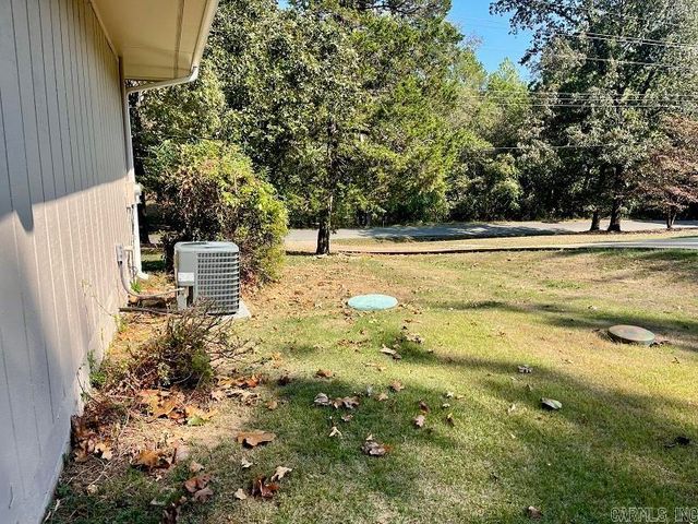 78 Cherokee Road, Cherokee Village, AR 72529