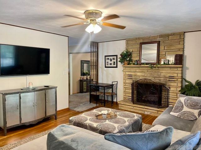 78 Cherokee Road, Cherokee Village, AR 72529