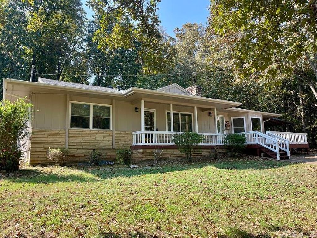 78 Cherokee Road, Cherokee Village, AR 72529