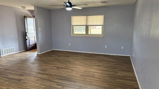 491 Holstein Circle, Sterling, OK 73567