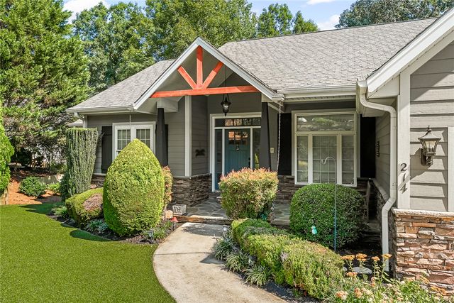 214 South Summit Drive, Seneca, SC 29672