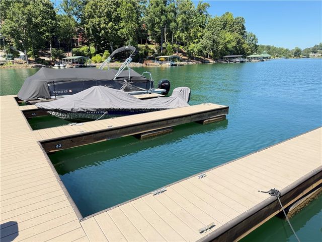 214 South Summit Drive, Seneca, SC 29672