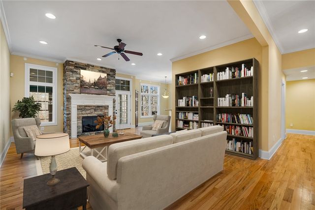 214 South Summit Drive, Seneca, SC 29672