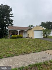 37 KINGSTON WAY, Southampton, NJ 08088