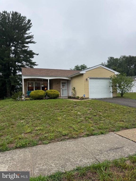 37 KINGSTON WAY, Southampton, NJ 08088