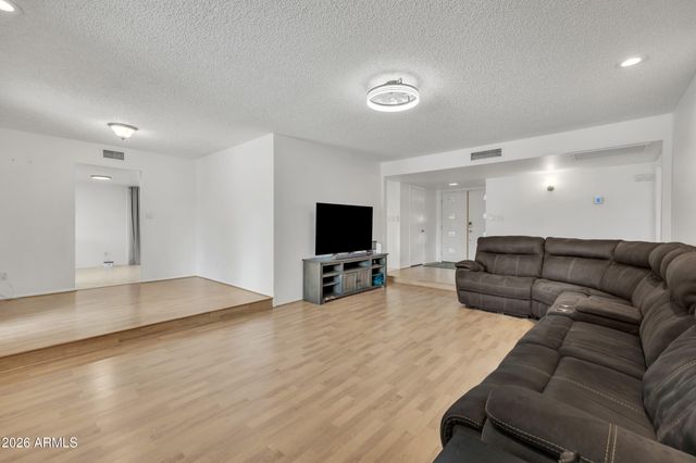 3833 W PHELPS Road, Phoenix, AZ 85053