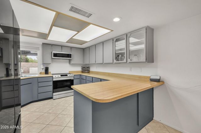 3833 W PHELPS Road, Phoenix, AZ 85053
