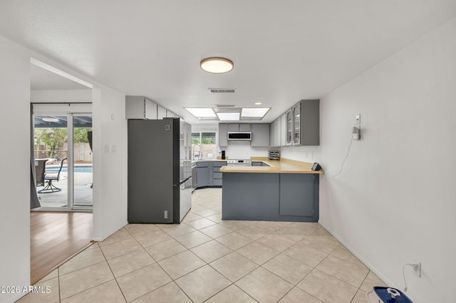 3833 W PHELPS Road, Phoenix, AZ 85053