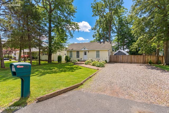608 E Holly Boulevard, Bayville, NJ 08721