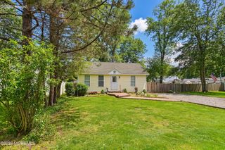 608 E Holly Boulevard, Bayville, NJ 08721