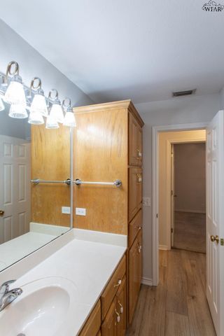 5220 AIR FORCE DRIVE, Wichita Falls, TX 76306