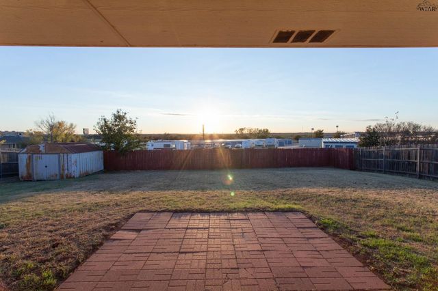 5220 AIR FORCE DRIVE, Wichita Falls, TX 76306