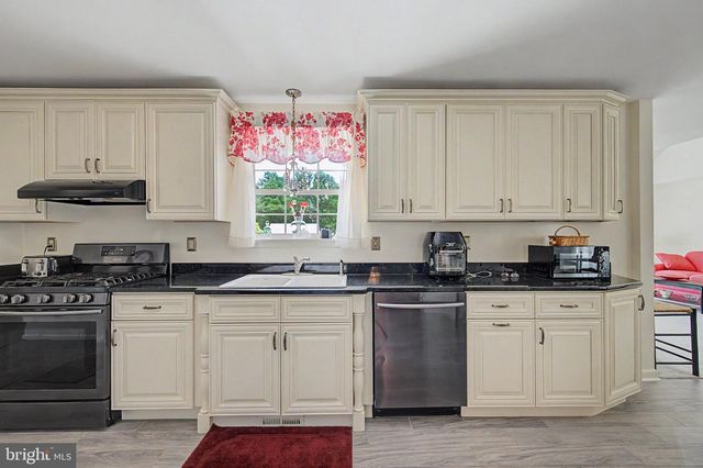 3261 WILDERNESS DR, Vineland, NJ 08361