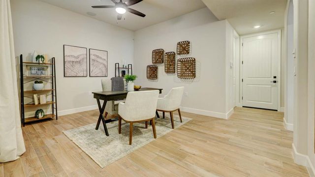 11206 N Via Ravenna Drive, Fresno, CA 93730