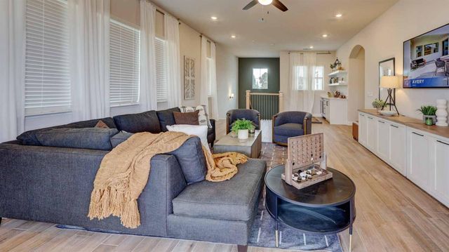 11206 N Via Ravenna Drive, Fresno, CA 93730