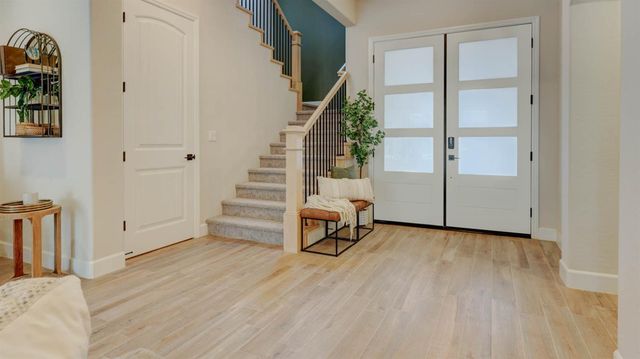 11206 N Via Ravenna Drive, Fresno, CA 93730