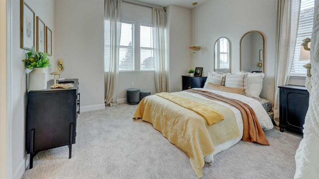 11206 N Via Ravenna Drive, Fresno, CA 93730