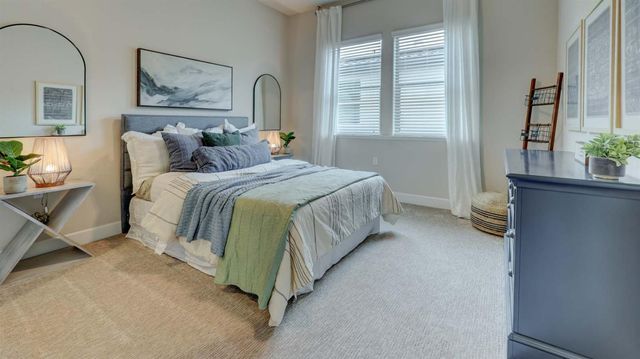 11206 N Via Ravenna Drive, Fresno, CA 93730