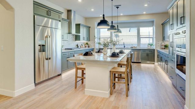 11206 N Via Ravenna Drive, Fresno, CA 93730