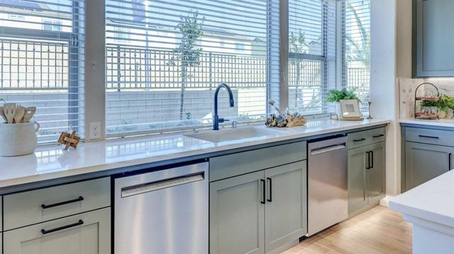 11206 N Via Ravenna Drive, Fresno, CA 93730