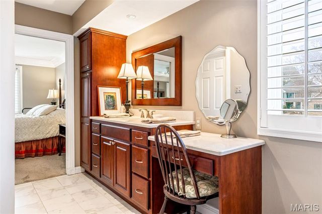 400 Conway Meadows Drive, Chesterfield, MO 63017