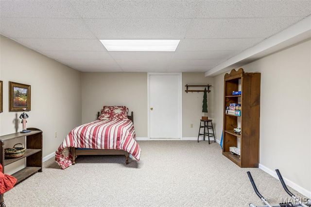 400 Conway Meadows Drive, Chesterfield, MO 63017