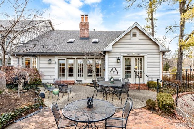 400 Conway Meadows Drive, Chesterfield, MO 63017