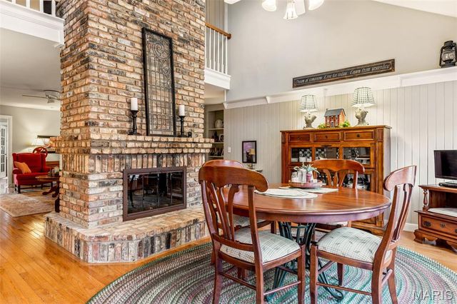 400 Conway Meadows Drive, Chesterfield, MO 63017